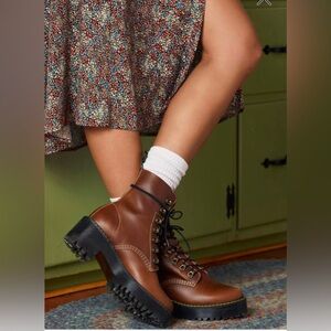 Dr. Martens Butterscotch Leona!